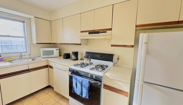Minutes to NYC spacious place in Guttenberg