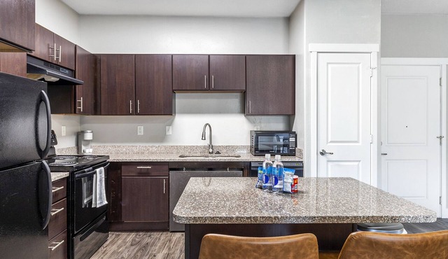 Modern Apartment in Prime Location (ID4626X4)