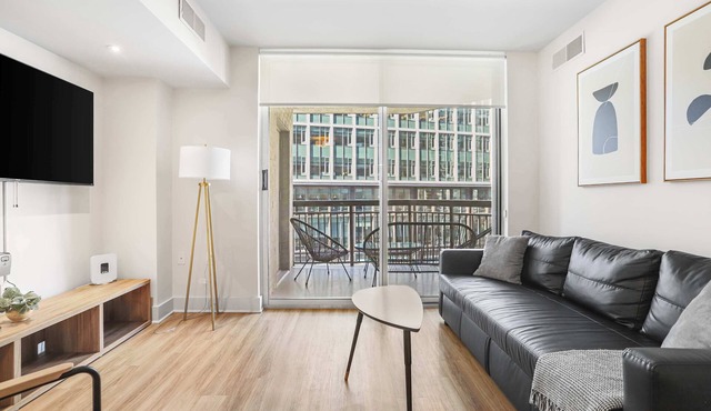 Modern Arlington Apt | Steps from Metro in Arlington