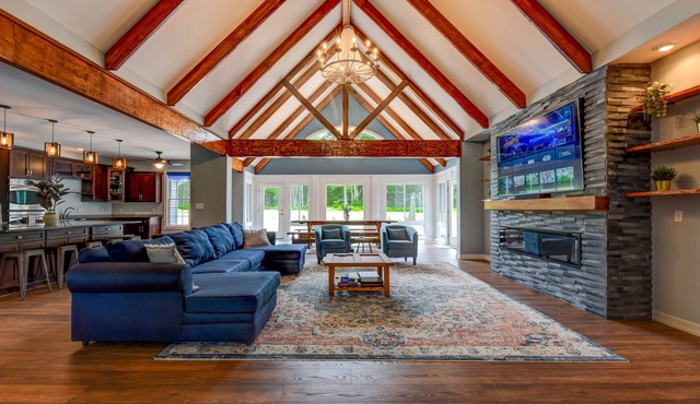 Modern Pocono Chateau ~ Heated Pool ~ Hot Tub ~ Sauna ~ Game Room~ Fire Pit in Canadensis
