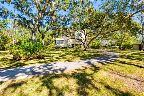 Modern Private Estate - Central to Tampa & Beaches in Oldsmar