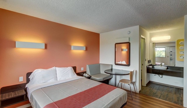 Motel 6 Berea, KY