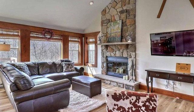 Mountain Escape next to Camelback Resort! Ideal for Families and Big Groups in Tannersville