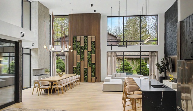 New Modern Creekfront Mansion with Indoor Pool and Sauna by Camelback in Tannersville