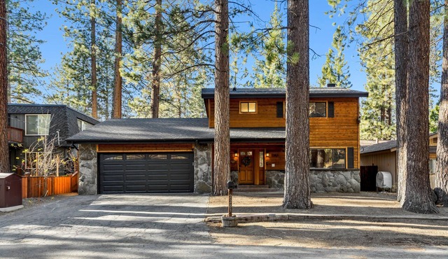 Newly Remodeled Cozy Cabin 4BR 3BA Hot Tub