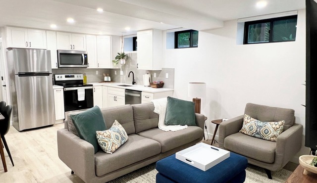 Newly Renovated, AC, Walkable, Central Downtown Bothell