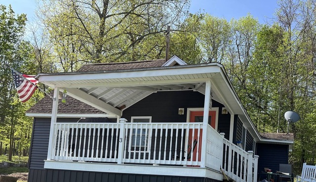 Newly renovated house close to shopping, boating, fishing and golf