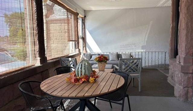 NH4:Timeless Elegance 1BR Haven in Historic Home