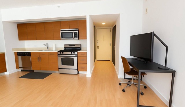 NYC Studio with Private Bathroom & Kitchenette 45 street Time Square