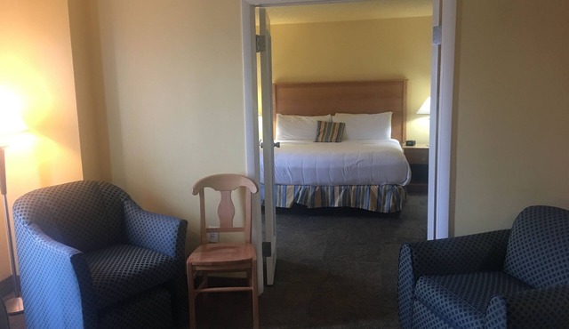 Ocean Key Resort: 2BR 2BA : Bike & Beach Chair Use in Virginia Beach
