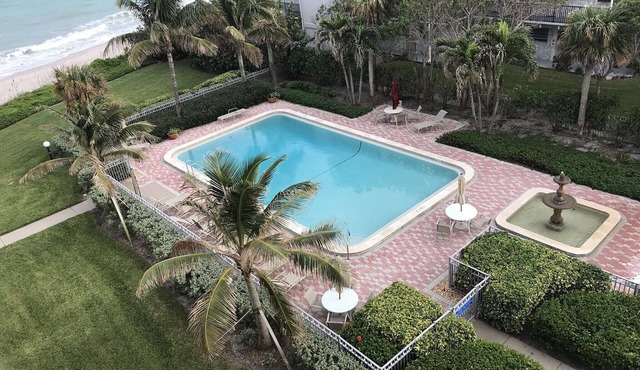 Oceanfront 2B Gem .March-!.Aug.custom kitchen West Indies,decor Heated.Pool. in Vero Beach