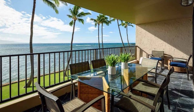 Oceanfront Corner 3BR · Maui Turtle & Whale views