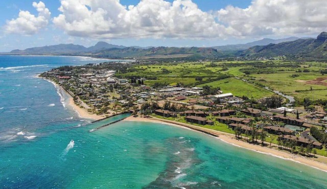Oceanfront Kapaa Condo with Balcony, Pool & Hot Tub - 50 ft to Beach