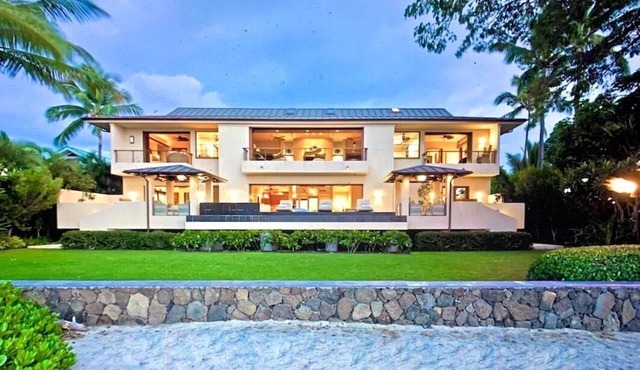 OCEANFRONT PUAKO HAWAII LUXURY VILLA STEPS TO HAWAII'S BEST SNORKEL & SCUBA REEF