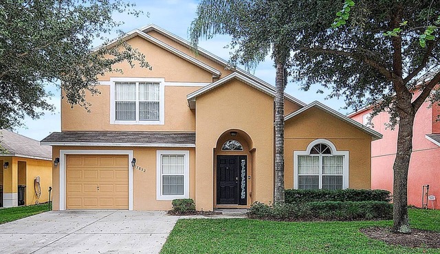 Orlando Getaway Free Hot Spa Big Pool Deck 5BR Family Villa in Clermont