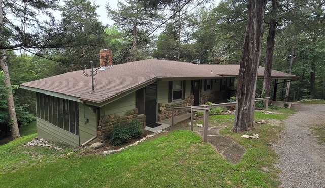 Ouachita River Multi-Family, Swimming, Blufftops, Private Groomed Forest Trails in Mount Ida