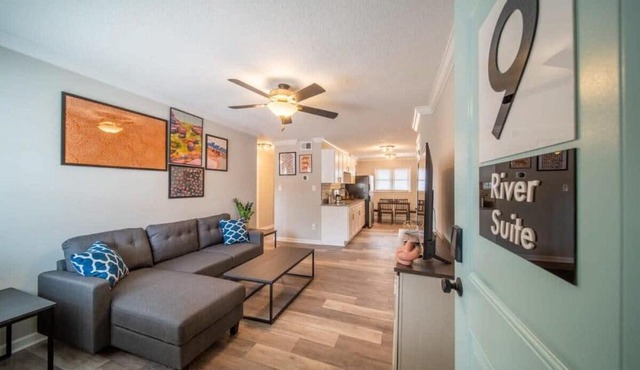 OV Mosaic - River Suite