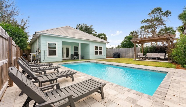 PCB Beach House - Private Pool, Fenced Yard, Golf Cart, 5 Min Walk to the Beach! in Panama City Beach