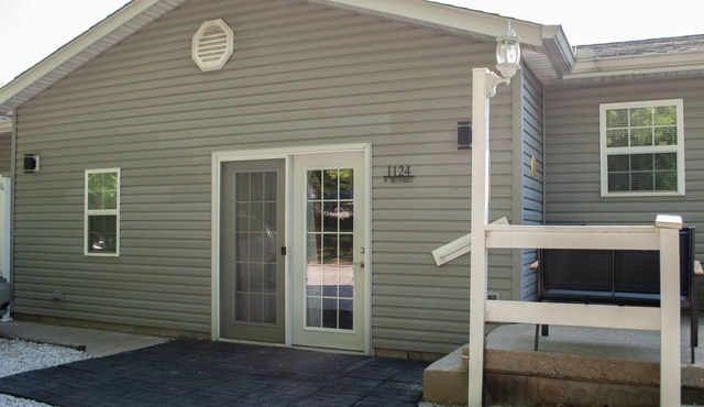 Peaceful and charming apartment in Clinton, Indiana in Clinton
