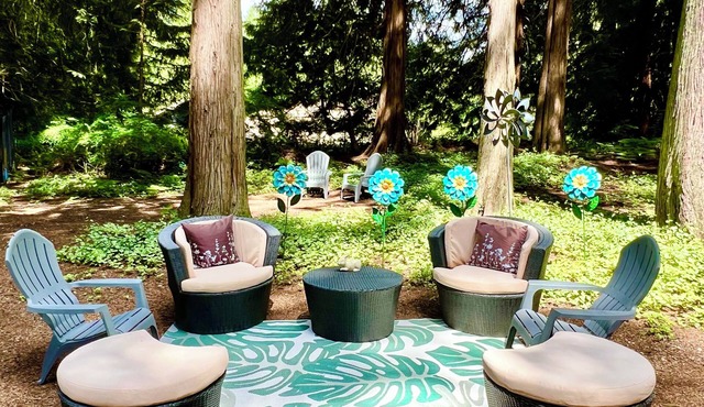 Peaceful forest retreat Woodinville near wineries and Redmond