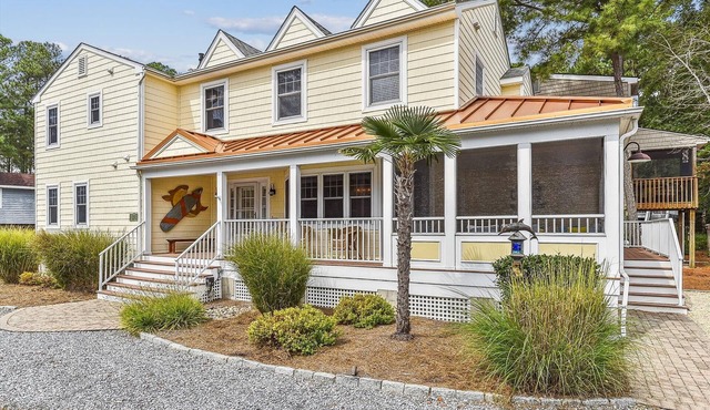 Pet Friendly 5 Bedroom Bayside Home in Bethany Beach! in Bethany Beach