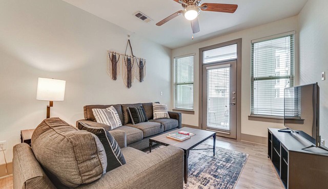 Pet-Friendly Condo w/Community Perks in Dallas! in Dallas