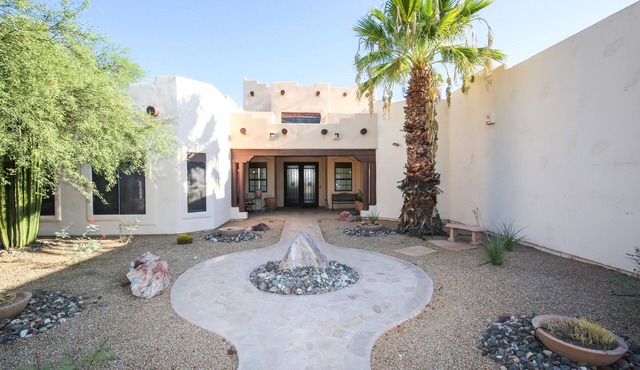 Phoenix Scottsdale Golf House. NEW! Private Pickle Ball court. Great location. in Phoenix