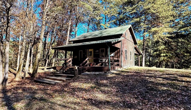 Pine Oaks Cabin includes Guest Pole Barn. Modern comfort meets county living. in Linton