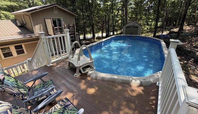 Poconos Hideaway: Lakes & Trails by Promised Land in Palmyra Township