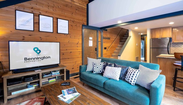 POLE06 - Classic Cabin, Dog Friendly, Hot Tub, Sleeps 8 in Sunriver