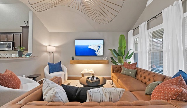 Pool, EV Charger, Fire Pit & Games ~ Near Frisco + Wedding Venues in Aubrey