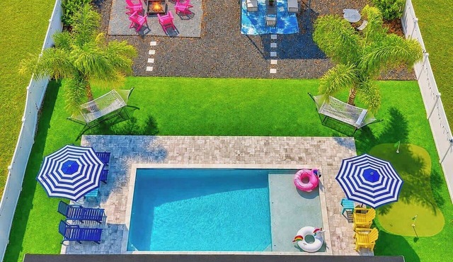 POOL! Outdoor paradise! Golf & Fire Pit! in Tampa