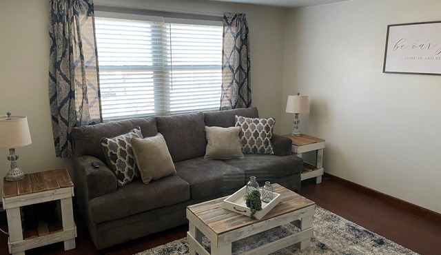 Private 1-bedroom apartment centrally located between Buffalo & Niagara Falls in North Tonawanda