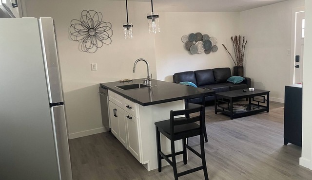 Private 3-bedroom house with AC near studios in Los Angeles