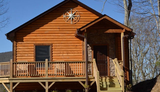 Private and quiet mountain getaway. in Maggie Valley
