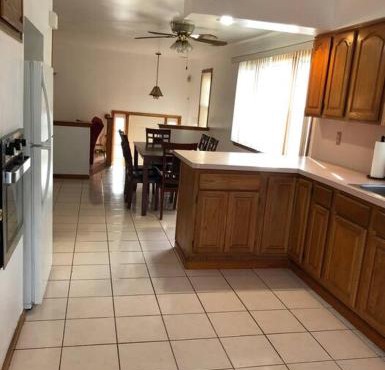 Private house with 4 bedrooms and 2 bathrooms, direct NYC Manhattan train only 10 minute walk away, MetLife Stadium Major international sporting event 30 minutes away in Edison