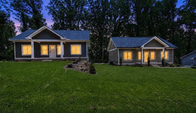 Private Retreat Compound | Sleeps 16 | Free Tix