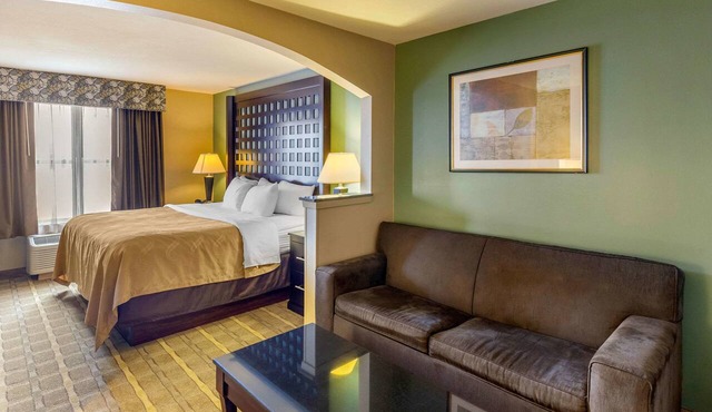 Quality Suites Sherman in Sherman