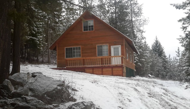 Quiet & comfortable guest house on 20 acre ranch in careywood