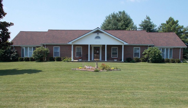 Quiet-Country and Spacious Grandma's Duplex in Stamping Ground