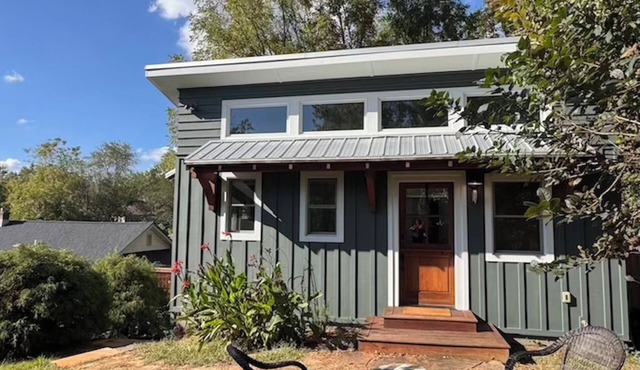 Quiet Tiny Home Walking Distance to Downtown in Asheville