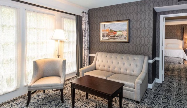 Rare Antique Gem | Steps to State House | 0.3 Mi to Naval Academy in Annapolis