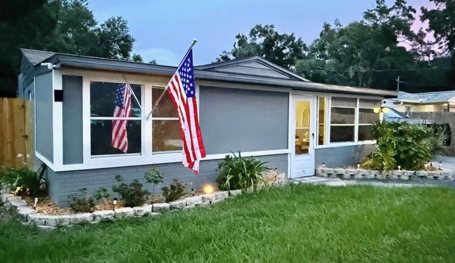 Relax, Explore, Boat Parking & Fenced yard in Crystal River