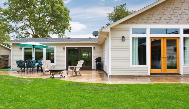 Remodeled Foothills Home-Backs to Open Space, Close to BSU, Bike path, etc