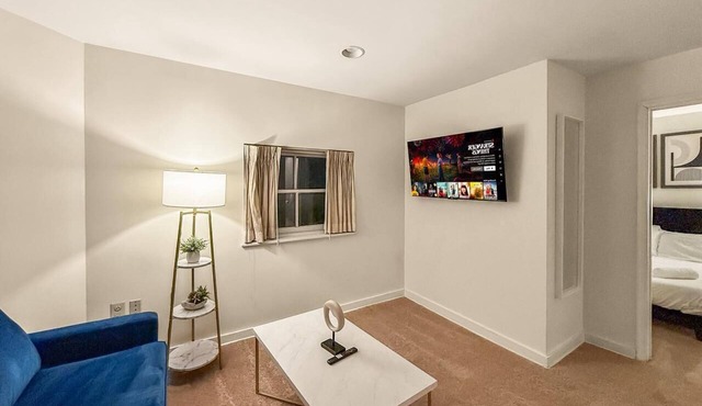Rittenhouse 1BD, Sleeps 4, Walk to Square & Shops in Philadelphia