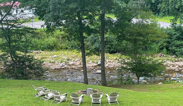 Riverfront Home w/Mtn Views, Near Blue Ridge Pkwy