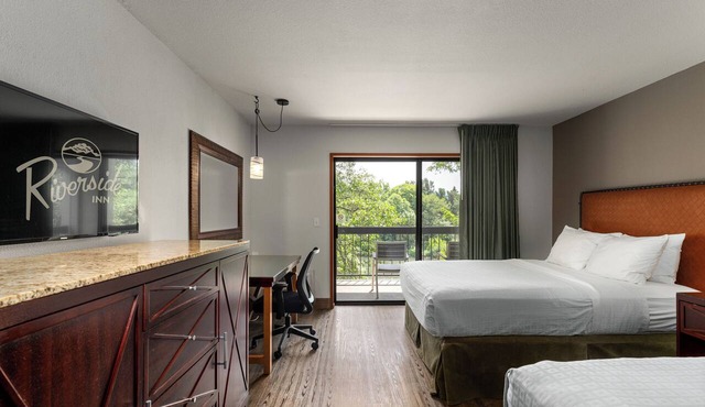 Riverside Inn in Grants Pass