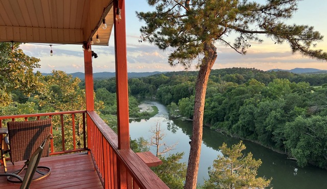 Riverview home at Mt. Ida with spectacular views in Pencil Bluff