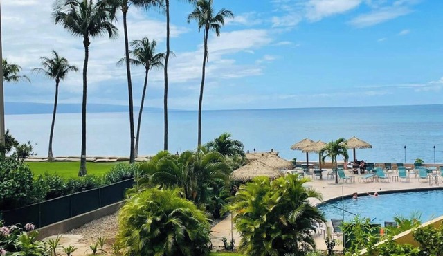 Royal Kahana Resort Unit 218 - Oceanview Studio near Beach, Pool. A/C