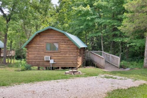 Rustic Cabin with Pool Access in Bloomington